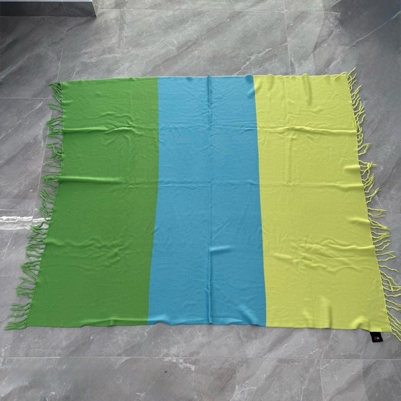 Tommy Hilfiger Colorblock Tassel Throw Blanket - Picture 6 of 11